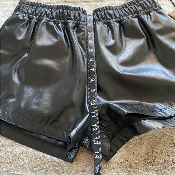 NWT💕BURBERRY Carol Leather Pull-On Shorts Size US 8 - Picture 12 of 15